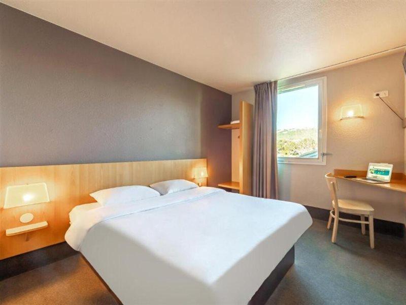 B&B Hotel Toulon Ollioules Bagian luar foto