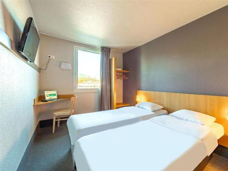 B&B Hotel Toulon Ollioules Bagian luar foto