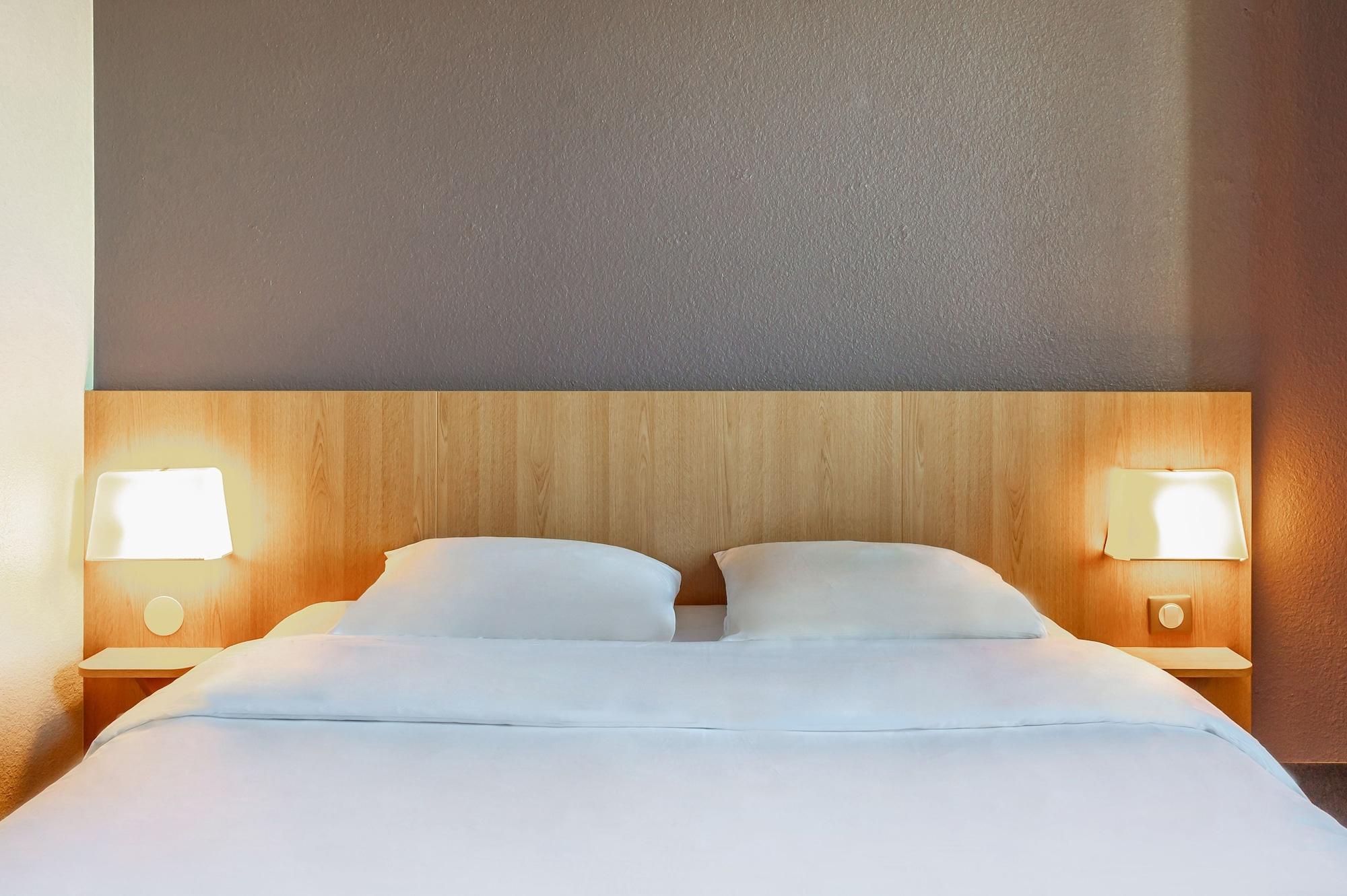 B&B Hotel Toulon Ollioules Bagian luar foto