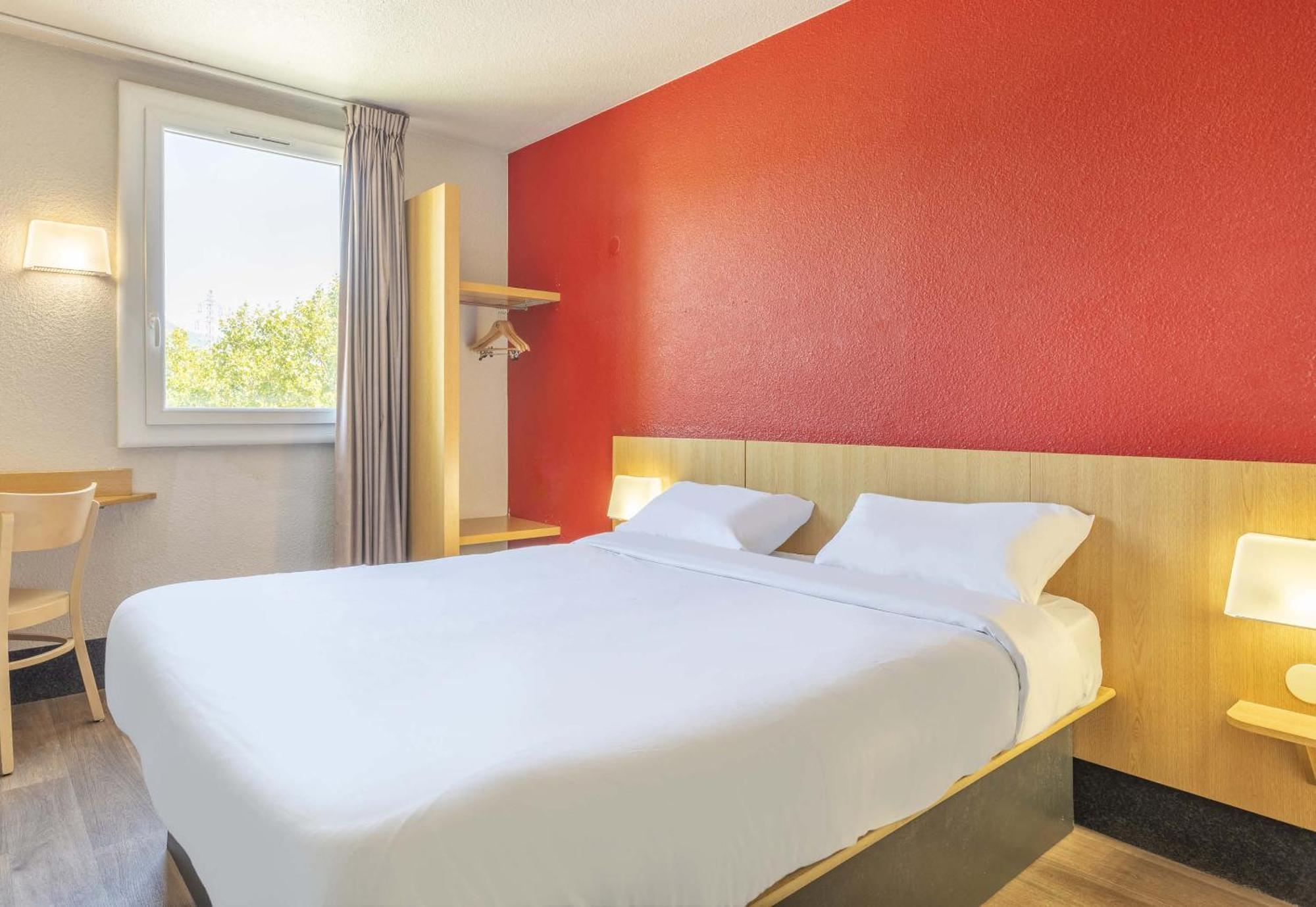 B&B Hotel Toulon Ollioules Bagian luar foto