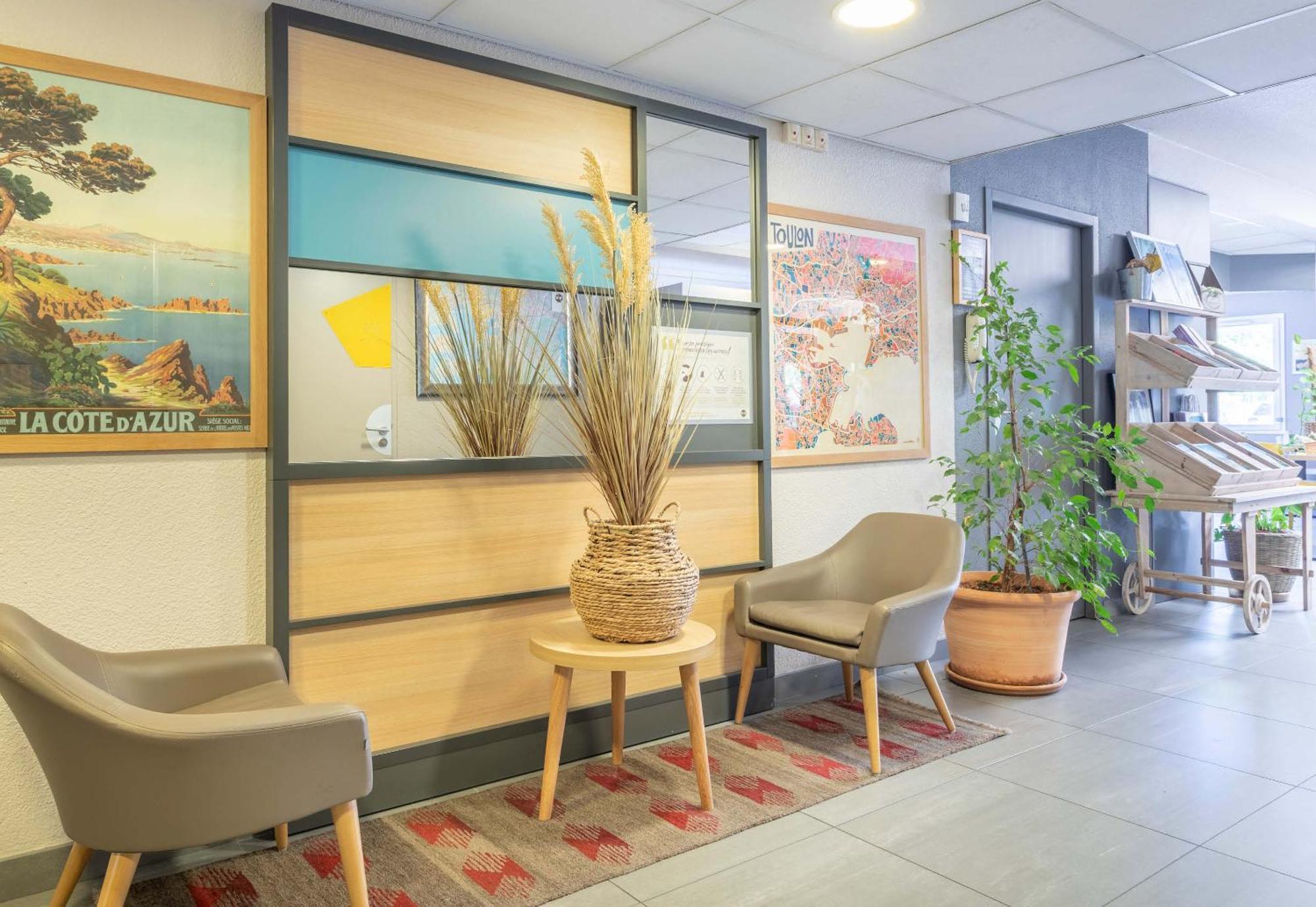 B&B Hotel Toulon Ollioules Bagian luar foto