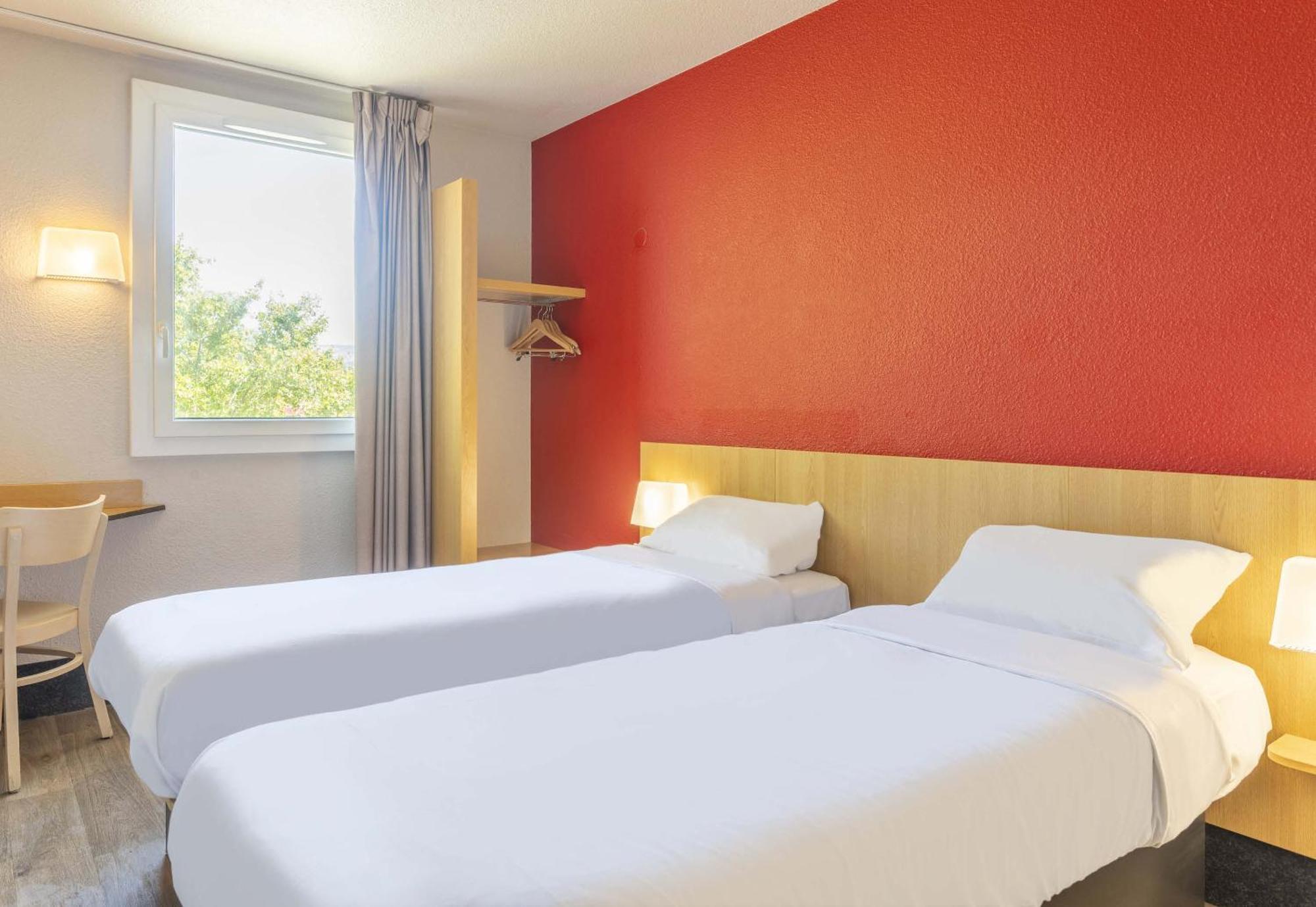 B&B Hotel Toulon Ollioules Bagian luar foto
