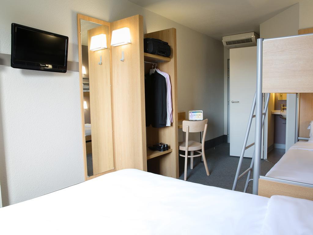 B&B Hotel Toulon Ollioules Bagian luar foto
