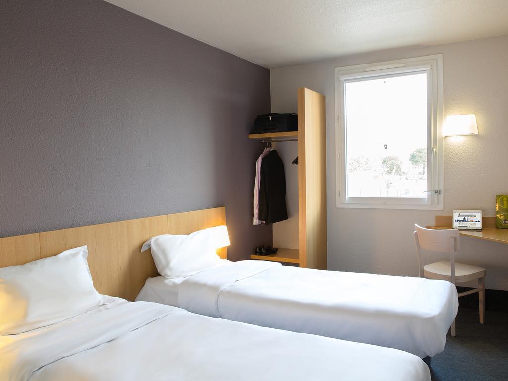 B&B Hotel Toulon Ollioules Bagian luar foto