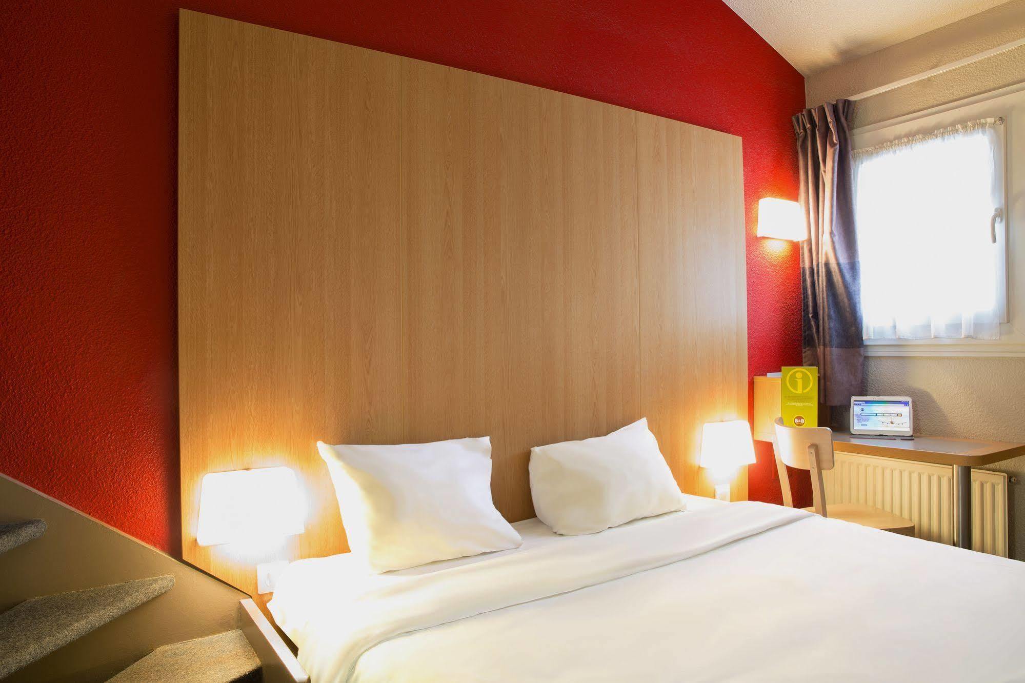 B&B Hotel Toulon Ollioules Bagian luar foto