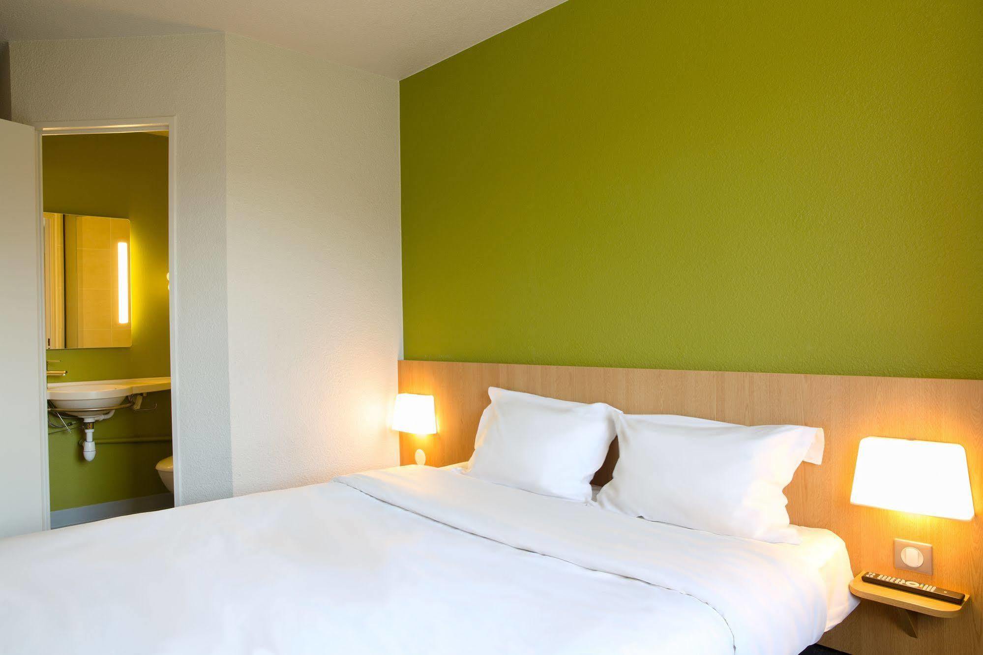 B&B Hotel Toulon Ollioules Bagian luar foto